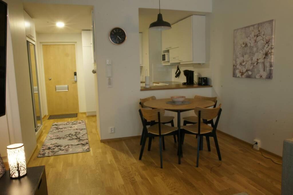 Keskustan Kaksio 45 M2 Autopaikalla, Rautatienkatu 19, 9 Krs Apartment Oulu Bagian luar foto